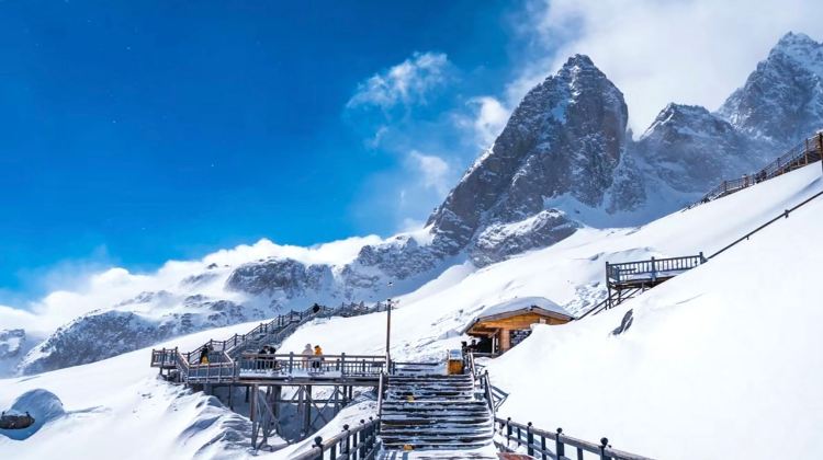 8D7N · Group Tours · 50 Percent Discount+Upgrade: 2+1 VIP Coach for Kunming+Dali+Lijiang+ Dali Sea View Room & Erhai Lake Cruise & Travel Photography+Shangri-La