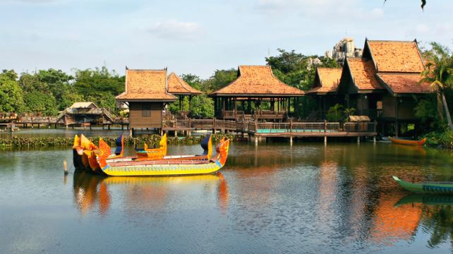 9-Day Vietnam and Cambodia Tour from Ho Chi Minh City to Bangkok · Phnom Penh, Siem Reap, Cu Chi Tunnel, Mekong Delta, Angkor Wat