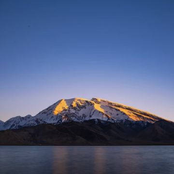 新疆南疆+喀什市+帕米尔高原+和田市+温宿大峡谷9日8晚跟团游
