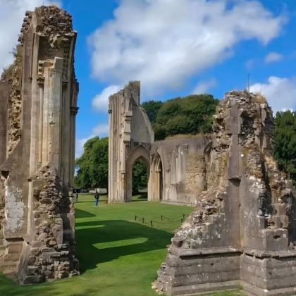 英国伦敦+格拉斯顿伯里+博斯卡斯尔6日5晚私家团