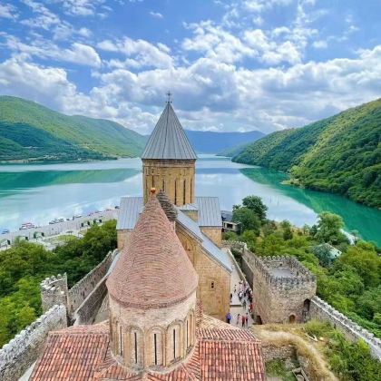 格鲁吉亚+阿塞拜疆+亚美尼亚13日跟团游