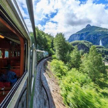 挪威卑尔根+弗洛姆+松达尔+盖朗厄尔峡湾+大西洋之路+佛莱姆小火车+老鹰之路+克里斯蒂安松5日4晚跟团游