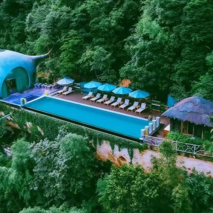 莽山五指峰景区+莽山森林温泉+仰天湖大草原+高椅岭旅游区+东江湖旅游区6日5晚私家团