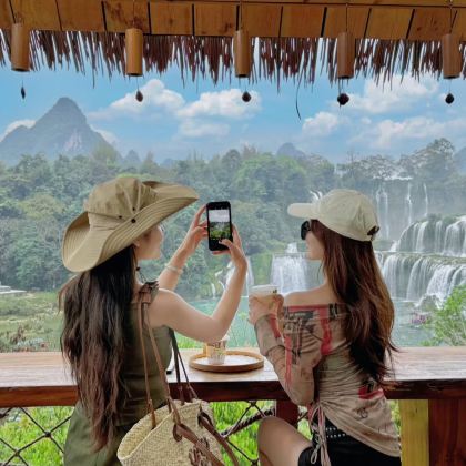 南宁+德天瀑布+明仕田园+防城港+钦州+三娘湾+北海+涠洲岛10日9晚私家团