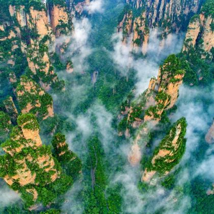 长沙+张家界+韶山旅游区+天门山+张家界国家森林公园+凤凰古城+芙蓉镇6日5晚自由行