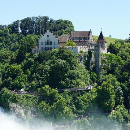 卢塞恩+维也纳+奥地利阿尔卑斯山+法兰克福3日2晚跟团游