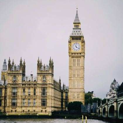 英国伦敦+剑桥+温德米尔+爱丁堡+约克+苏格兰高地+天空岛10日9晚拼小团