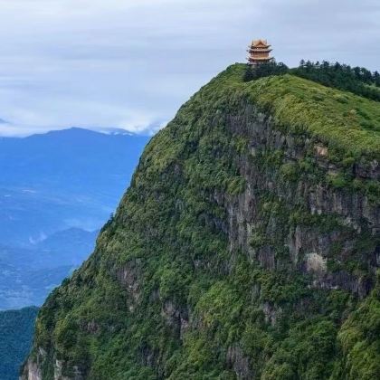 成都+峨眉山+乐山+都江堰景区5日4晚自由行