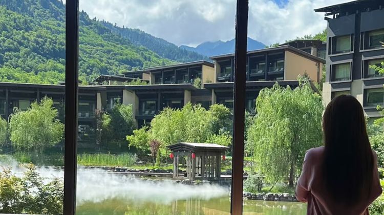 6D5N · Private Tours · Jiuzhaigou + Huanglong+ Panda Valley + Dujiangyan + Mt. Siguniang - Summer Escape - Airport Transfer included - Free Time in Chengdu