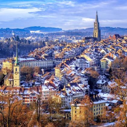 瑞士苏黎世+伯尔尼+因特拉肯+少女峰+萨斯费4日3晚跟团游