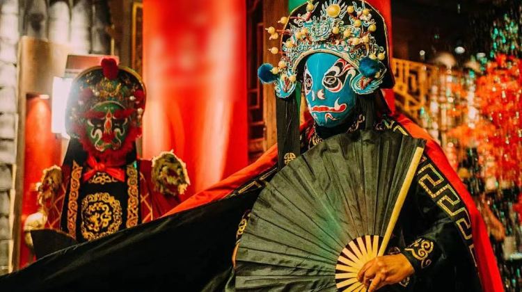 7-Day Muslim-Friendly Fal&Winter Pre-sale: Chongqing, Chengdu, Pandas, Huanglong, Jiuzhaigou & Huangcheng Mosque