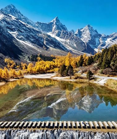 5D4N • Autumn Splendor with Guaranteed Jiuzhaigou Entry & Train Tickets: Sanxingdui - Jiuzhaigou & Huanglong by High-Speed Rail - Dujiangyan & Panda Valley - Bipenggou Fall Colors