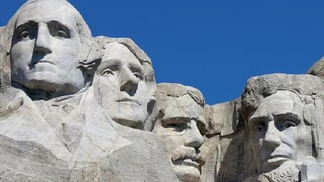 5-Day Yellowstone National Park Tour from Salt Lake City · Crazy Horse, Grand Teton and Mount Rushmore