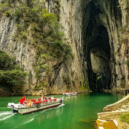 安顺黄果树瀑布+龙宫+格凸河镇+高荡千年布依古寨文化旅游景区4日3晚拼小团