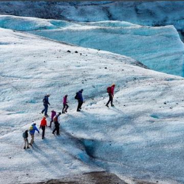 冰岛雷克雅未克+蓝湖+瓦特纳冰川国家公园+黑沙滩+黄金旅游圈6日5晚私家团