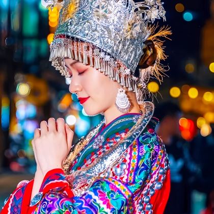 贵阳+黄果树+荔波+西江千户苗寨+梵净山+镇远4日3晚跟团游