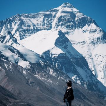 林芝+阿里+雅鲁藏布大峡谷+珠峰大本营+冈仁波齐+羊卓雍错9日8晚私家团