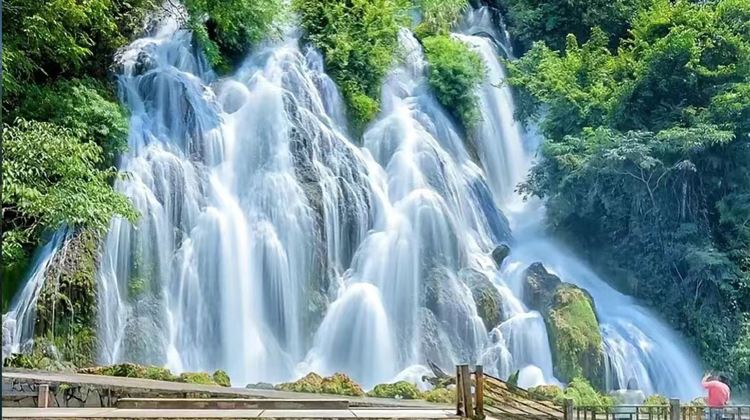 5-Day GuizhouHuangguoshu Waterfall + Xijiang Qianhu Miao Village + Libo Xiaoqikong Scenic Area