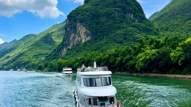 5D4N · Private Tours · China + Guilin + Yangshuo + Longji Rice Terraces + Guilin Li River Scenic Area