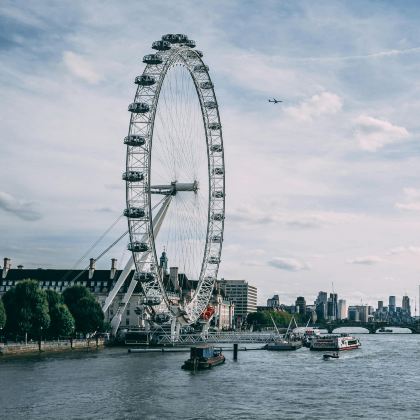英国20日19晚私家团