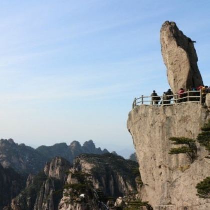 杭州西湖风景名胜区+杭州宋城+千岛湖景区+黄山+徽州古城+宏村景区+横店影视城+乌镇西栅夜游+苏州+上海东方明珠11日10晚跟团游