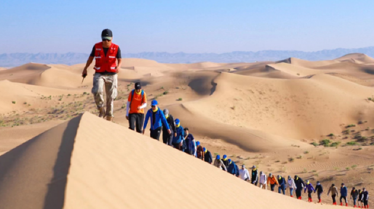 5-Day Group Tours: Ningxia Yinchuan, Shapotou, Zhongwei and Five Lakes Crossing in Tengger Desert·  