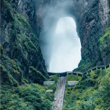 张家界+武陵源+天门山+凤凰古城5日4晚私家团