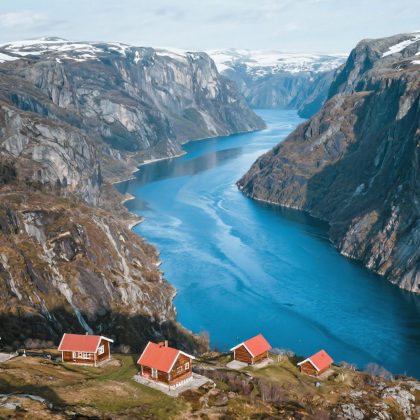 挪威奥斯陆+卑尔根+斯塔万格+吕瑟峡湾+弗洛伊恩山+布吕根+维格兰雕塑公园+哈当厄峡湾8日6晚跟团游