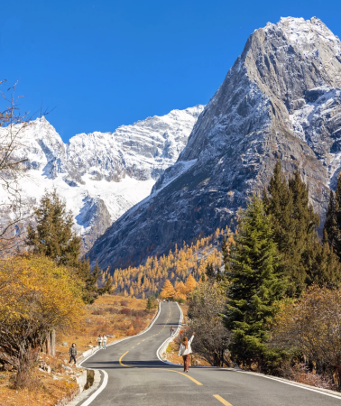 8D7N•Chengdu + Mount Siguniang + Mount Emei + Dujiangyan + Moshi Park Scenic Area + Kangding Mugecuo Scenic Area