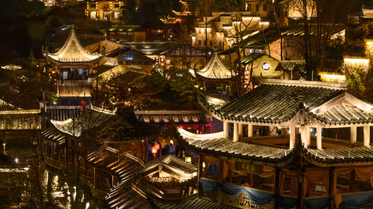 南昌+三清山風(fēng)景區(qū)+望仙谷+婺源篁嶺景區(qū)+婺源弦高城+景德鎮(zhèn)+石鐘山+三疊泉5日4晚私家團(tuán)