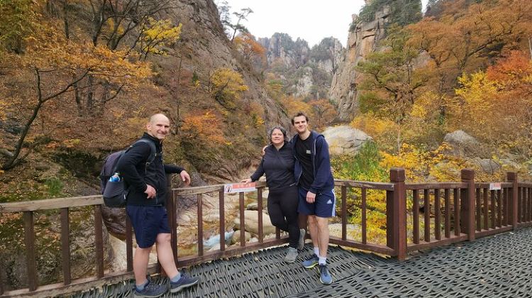 2-Day 2-Day Hike through the Scenic Valleys of Mt. Seoraksan from Seoul