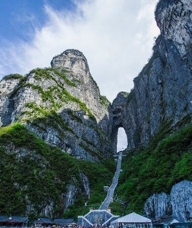 2D1N • 2-Day Private Tour to Mt.AVATAR & Glass Bridge & Mt.Tianmen