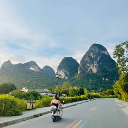 广西桂林+阳朔+漓江4日3晚跟团游