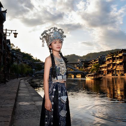 长沙+张家界+芙蓉镇+凤凰5日4晚私家团