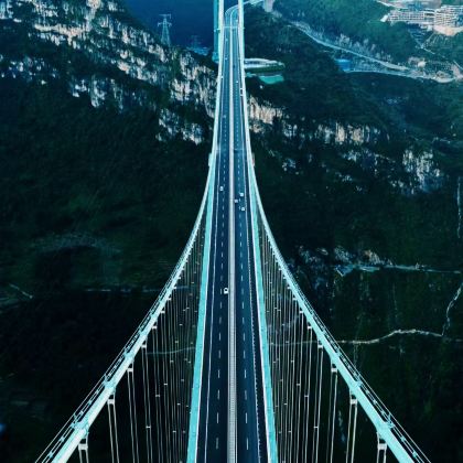 贵州安顺+花江峡谷大桥观景台+龙宫景区4日3晚私家团