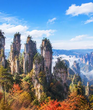 6D5N • Changsha to Zhangjiajie & Fenghuang · 3 Must-Sees & 1 Ancient Town · Relaxed-Pace 6-Guest Group with 3 Signature Meals, High-Speed Rail, Luxury Van, 5-Diamond Hotel & Miao Costume Experience