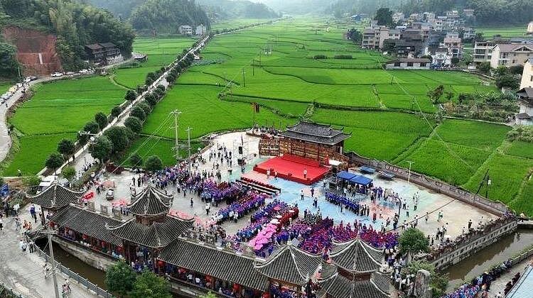 7-Day In-depth Guizhou Tour· Guiyang, Longli Ancient Town, Ouli Miao Village,  Wendou Miaozhai,Yaoguang Dong Village, Pingqiu Village | Bonfire Party