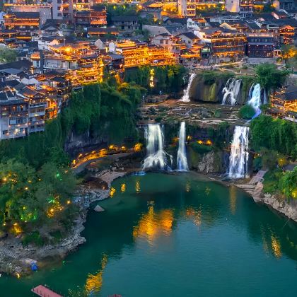 长沙+张家界+天门山+凤凰古城+芙蓉镇5日4晚私家团