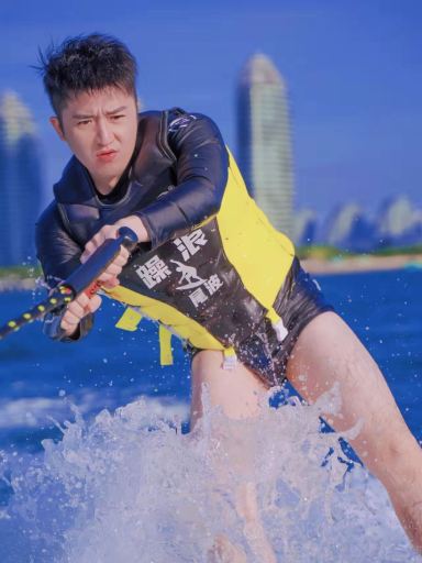 三亚躁浪尾波冲浪俱乐部
