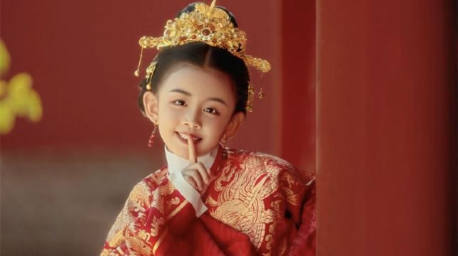 沈阳故宫+长白山+镜泊湖+哈尔滨6日5晚跟团游·满档升2+1大巴+宿5钻酒店+1晚温泉酒店+长白山亲子挖参+围炉煮茶+赠森林漂流+哈工大