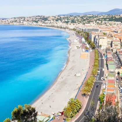 法国巴黎+尼斯+阿维尼翁9日私家团