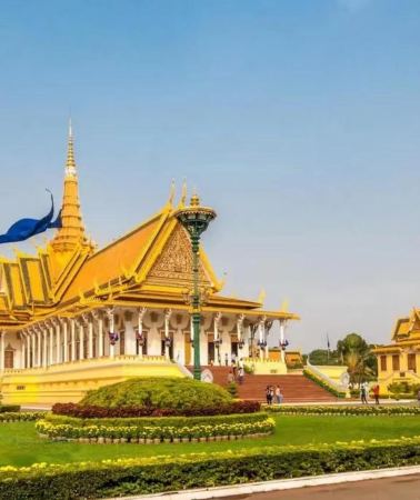 7D6N • 7-Day 6-Night 12-Person Boutique Guided Tour: Cambodia Phnom Penh + Siem Reap + Tonle Sap Lake