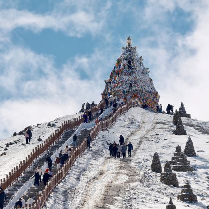 折多山+稻城亚丁+色达县城+桃坪羌寨8日7晚自由行