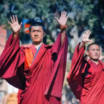 天水+甘南+扎尕那+官鹅沟+拉卜楞寺+郎木寺+炳灵寺石窟+黄河九曲第一湾+兰州水墨丹霞旅游景区9日8晚私家团
