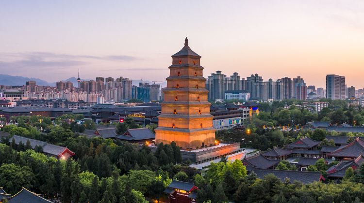 5D4N · Group Tours · Xi'an + Terracotta Army + Xi'an City Wall + Big Wild Goose Pagoda , mold your own clay warrior and step into the grandeur of Tang-era court life and Chang’an streets.