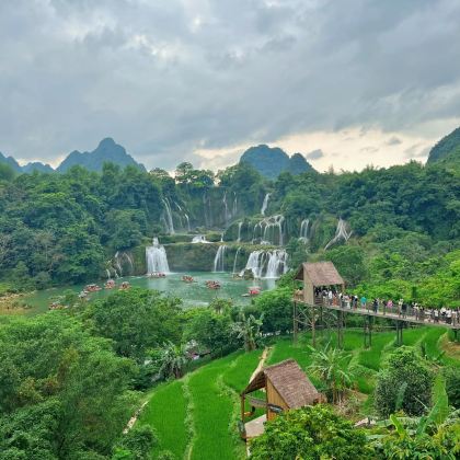 广西南宁+德天跨国瀑布景区+黑水河景区+白头叶猴生态旅游区+明仕田园+十万大山布透温泉+北海7日6晚私家团