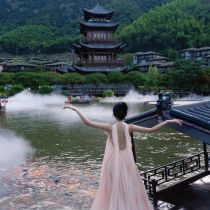 江西葛仙村度假区+望仙谷+三清山+婺源4日3晚跟团游