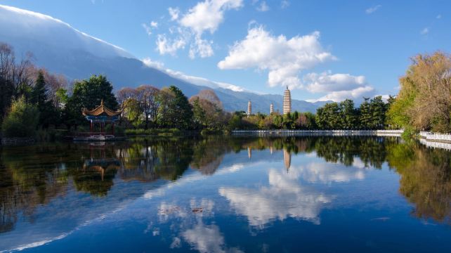 6-Day Yunnan Private Tour from Lijiang·Dali, Lugu Lake, Yulong Snow Mountain and Blue Moon Valley