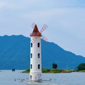 黄山风景区+千岛湖景区+婺源篁岭景区5日4晚跟团游