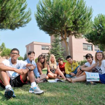 主题营地·马德里国际夏令营10天 | ESL 15节 | 成人报名不同教室上课/研学活动同步 | 弗拉明舞课程 | 伯纳乌球场、城市徒步~~街头艺术~~卡萨坎波公园~~日落皮奥山+埃斯科亚尔与英灵谷+昆卡悬空屋与峡谷~~海滨瓦伦西亚